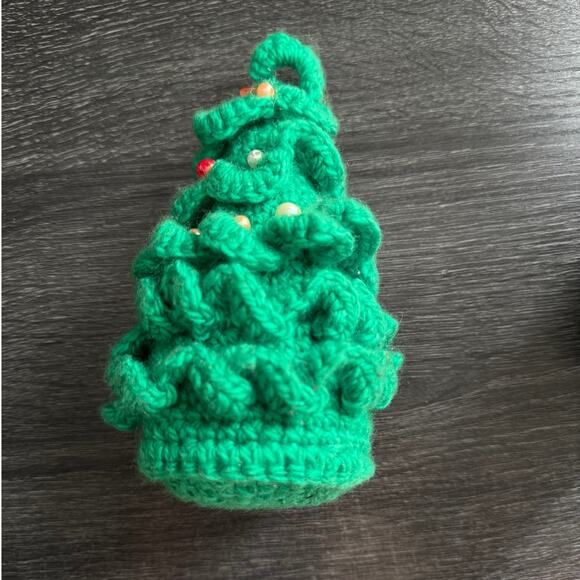 Hand Crotched Christmas Tree Ornament With Beads And Bow Ribbon - Picture 5 of 5